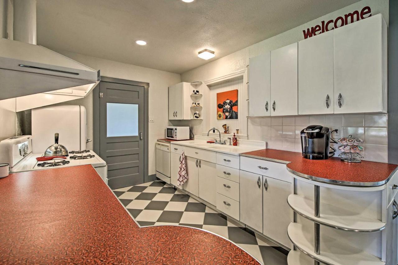 Remodeled Retro Home With Deck, Walk To Main Street! Blanco 外观 照片