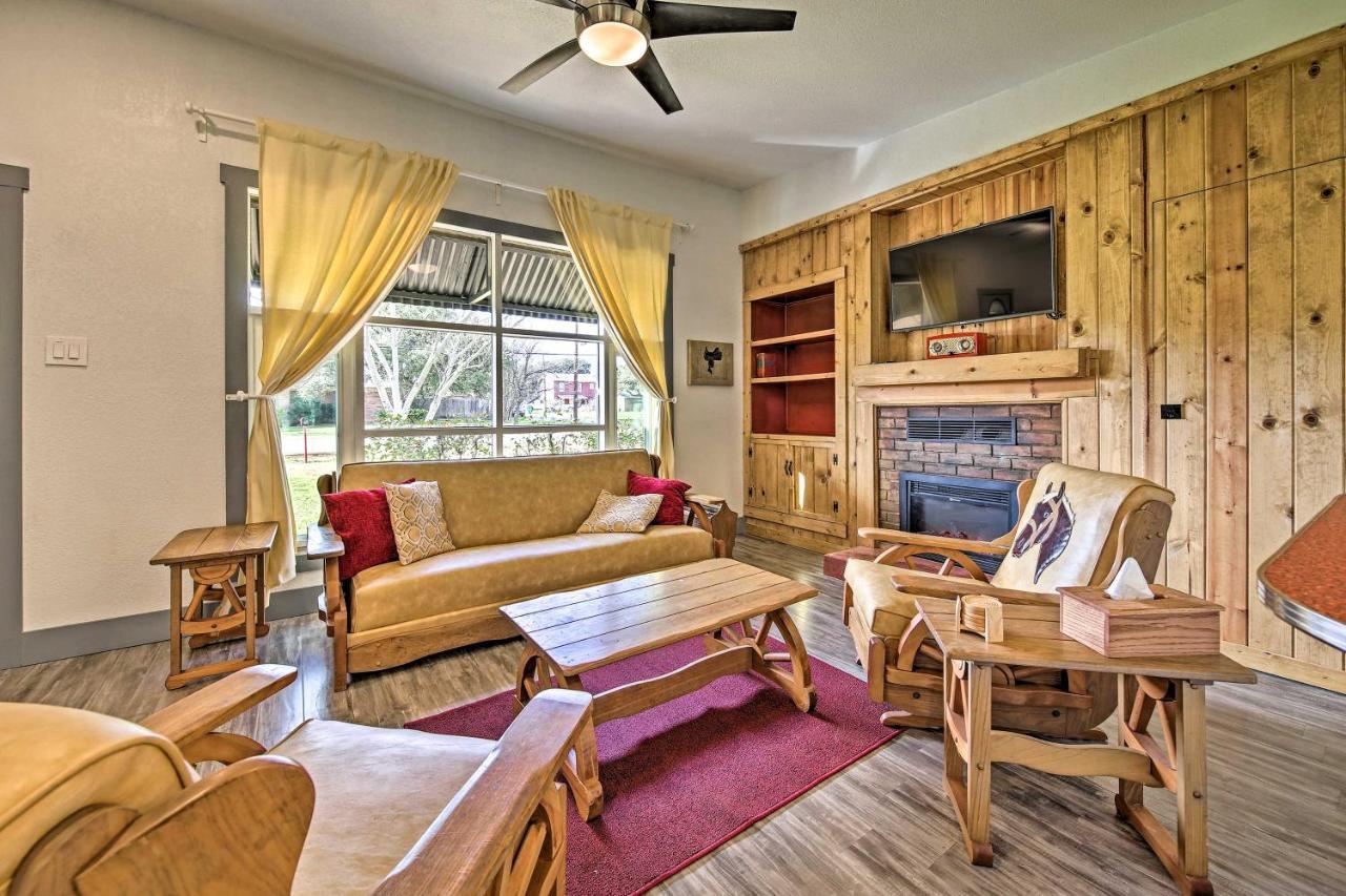 Remodeled Retro Home With Deck, Walk To Main Street! Blanco 外观 照片