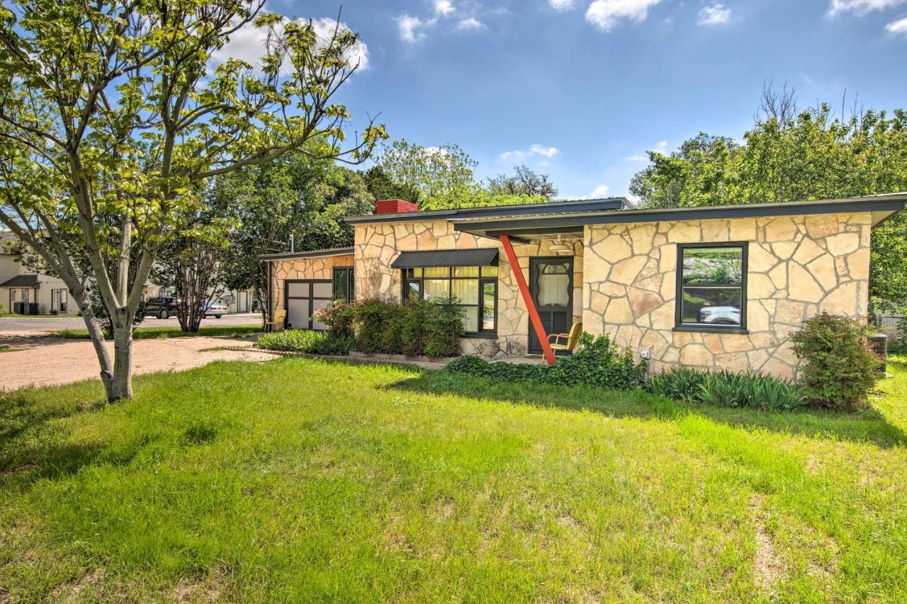 Remodeled Retro Home With Deck, Walk To Main Street! Blanco 外观 照片